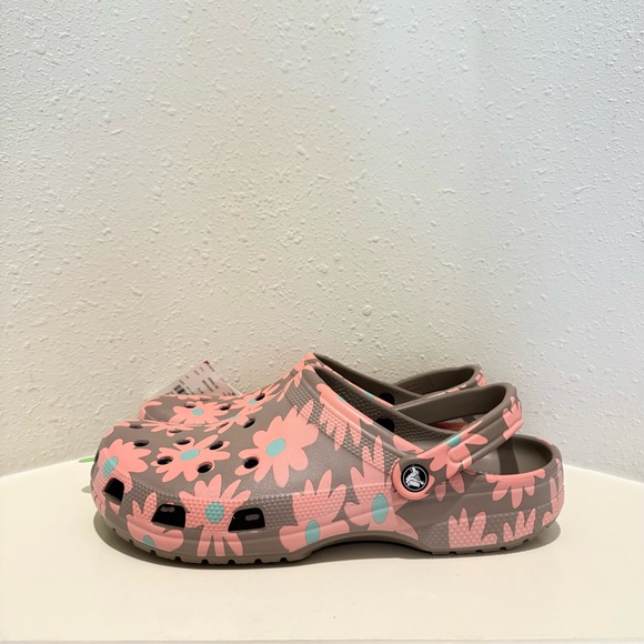 Crocs Men’s Classic Retro Resort Floral Mushroom Salmon Clogs Size 13 NWT - Picture 10 of 15